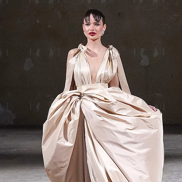 M�dn� p�ehl�dka Debbie Brown.