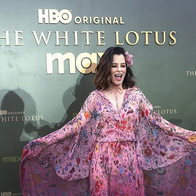 Premi�ra seri�lu B�l� lotos