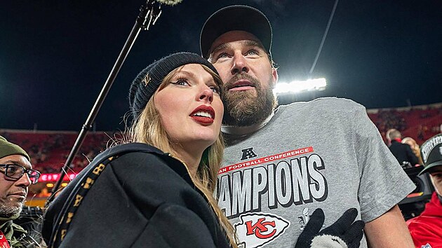 Taylor Swift a jej� partner Travis Kelce