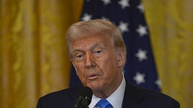 Richard Gere se pustil do Donalda Trumpa