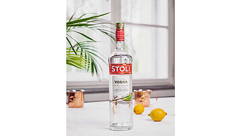 Stoli  vodka výjimené kvality a preciznosti.