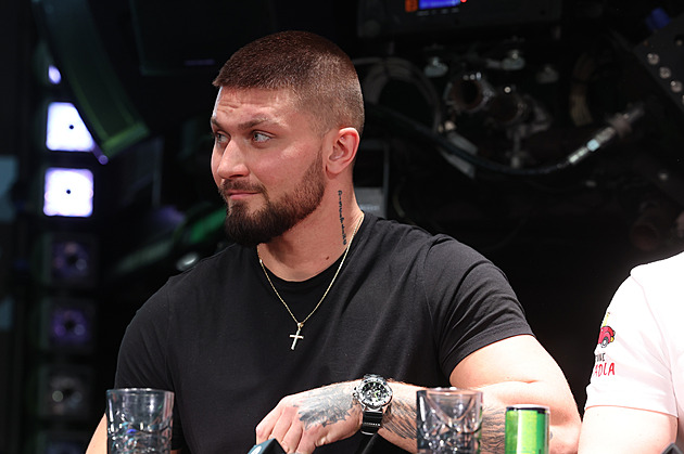 Datel neustále propaguje hazard. Nikdo neví, jak je na tom s dluhy