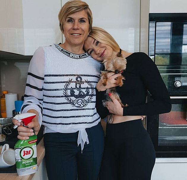 Tvorba Lucie Neumannové má na sítích obrovský úspěch. Tvoří i se svou mámou a influencery