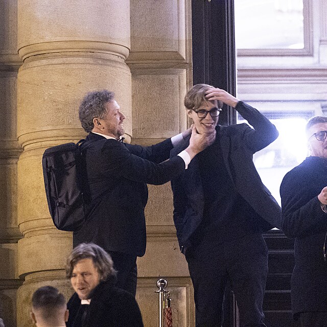 V�t Klus�k chytil pod krkem politick�ho satirika Jana �pa�ka