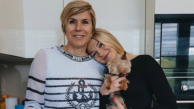 Dcera Kateiny Neumannov je velmi spn na socilnch stch. Ve sportu ale pli spchu neslav
