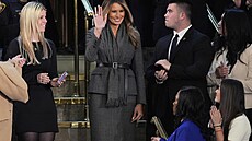 Melanie Trump vítají v kongersu, kde za okam�ik pronese projev jeí man�el.
