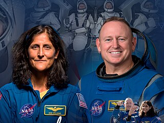 Dva astronauti se po devti mscch konen vrtili na Zemi. Pvodn mli bt...
