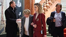 Simona Lewandowska dorazila na premiéru s babi�kou.