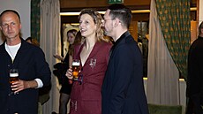 Simona Lewandowska se stylistou Jakubem Eliá�em, který navrhoval kostými do...