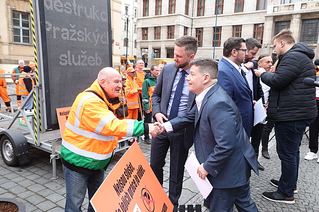 Patrik Nacher: Komrsková má stát za popeláři, místo toho je ničí. Je to  šílené