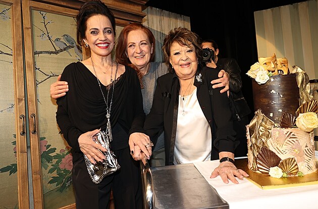 Jiina Bohdalov, Lucie Bl, Simona Staov