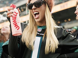 Alex Cooper s n�pojem Unwell