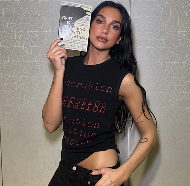 Od červeného koberce ke knihovně: Jak herečky a influencerky udělaly z čtení trend