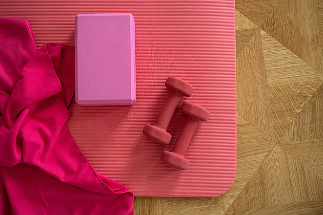 Pilates jako nová „hot girl“ rutina: trend, který dobývá TikTok i fitness studia