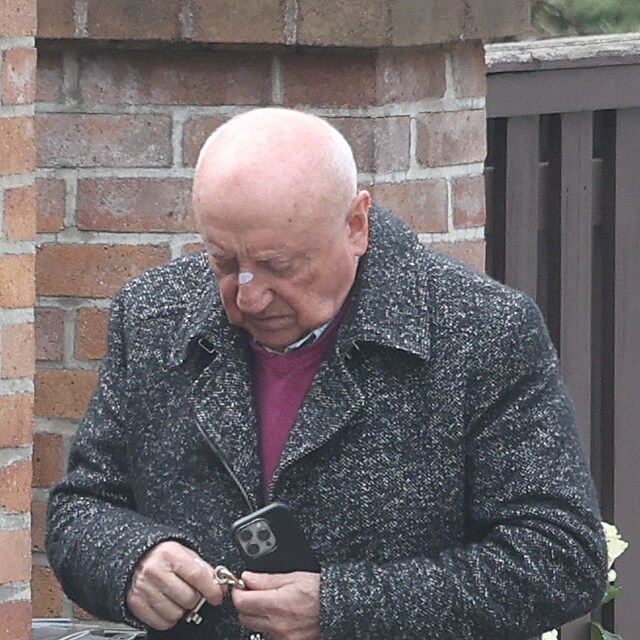 Felix Slováček u pietního místa pro svou milovanou dceru.