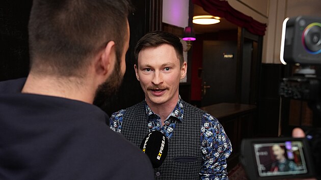Mik promluvil o letonm Survivoru.