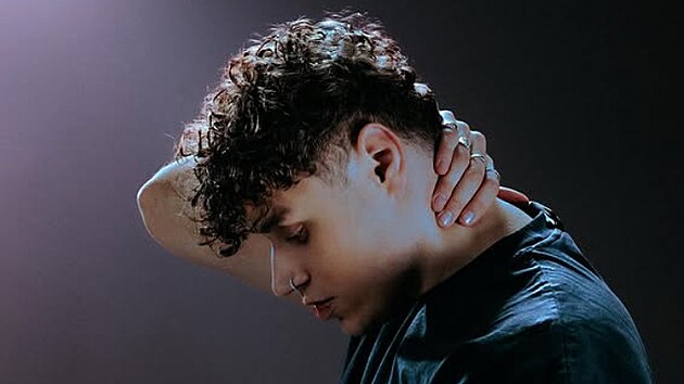 Sofian Medjmedj p�iznal boj s vlastn� hlavou. Cht�l jsem sem dostat opravdovost, nechci ukazovat nale�t�n� fote�ky, ��k�