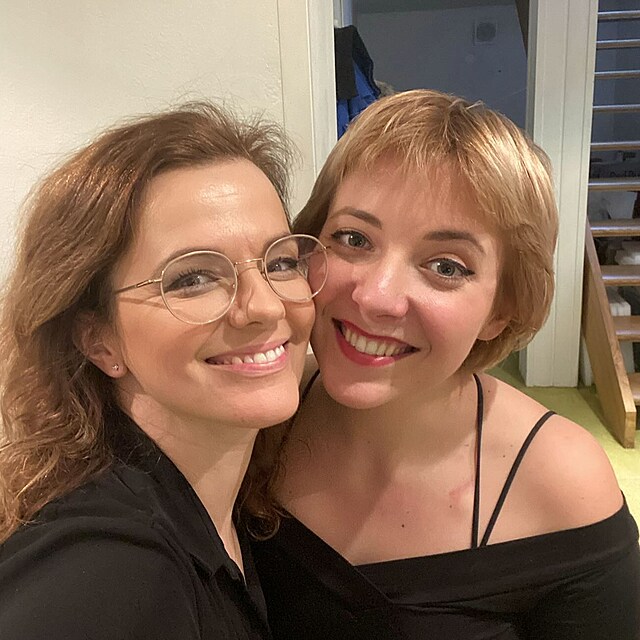 Holky uk�zaly, �e humor byl jejich spole�nou v�n�.