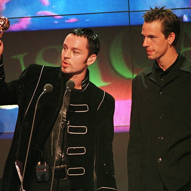 Je�t� v devades�tk�ch sb�rali ocen�n�. Savage Garden tehdy miloval cel� sv�t.