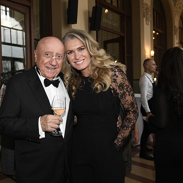 Felix Slov��ek na akci Ost�e sledovan� ve�er