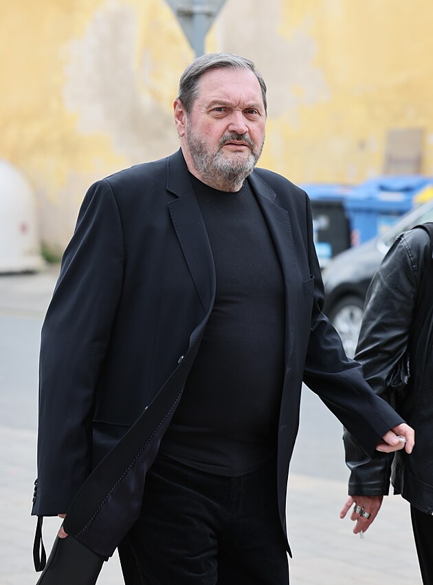 Poh�eb babi�ky Ornelly �tikov�