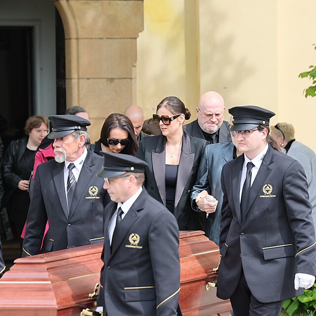 Poh�eb babi�ky Ornelly �tikov�