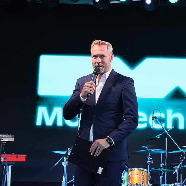 Oteven novho salonu Mototechny