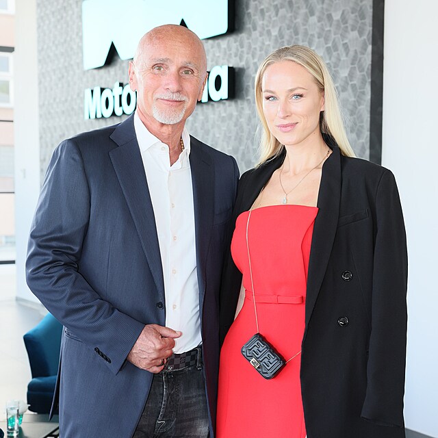 Oteven novho salonu Mototechny