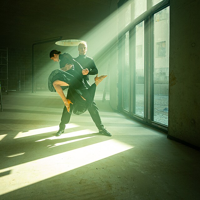 Z�b�ry z nat��en� odhaluj� z�kulisn� uvoln�nou n�ladu mezi Martinem a Martou.