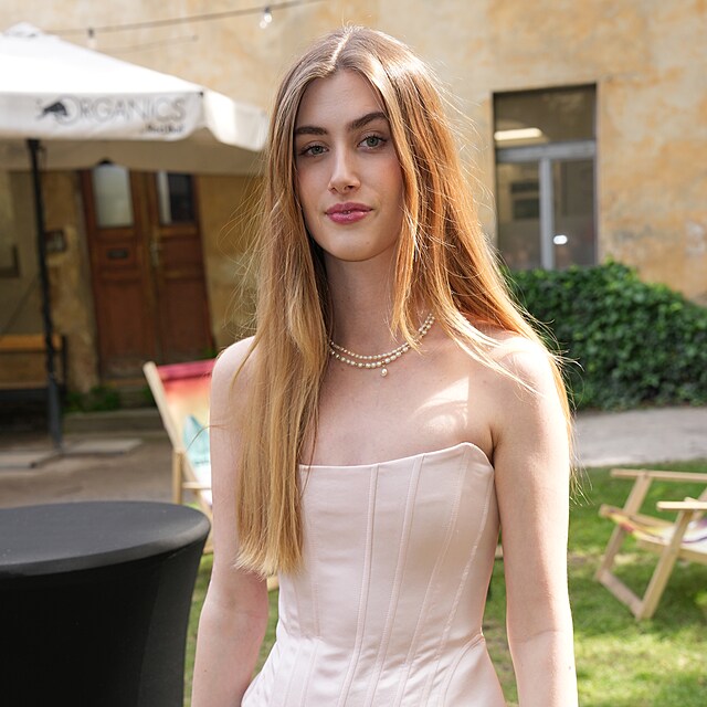 Just�na Dr�bkov�