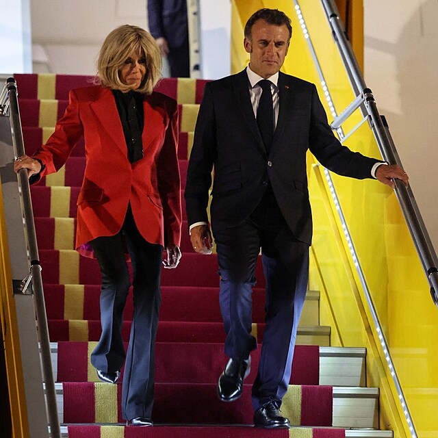 Emmanuel Macron s manelkou