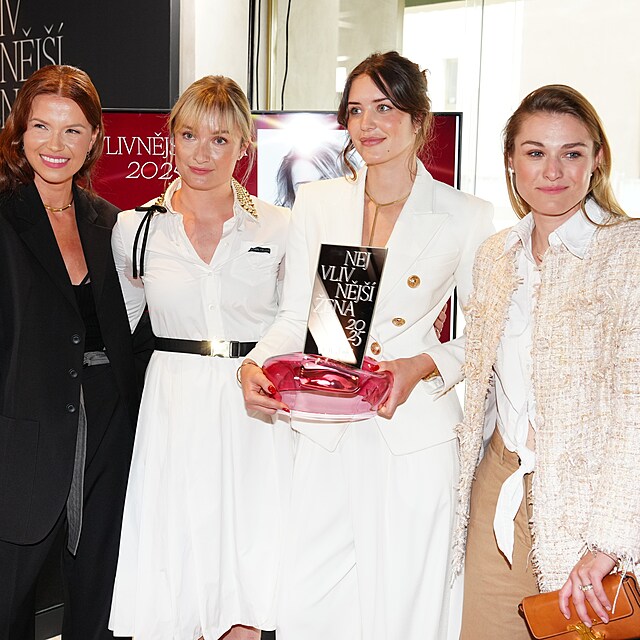 Olga Chabr Grillov�, Pavla Isabela Tyka� a Ivana Z�le��k Hron s vydavatelkou Vogue Michaelou Seewald