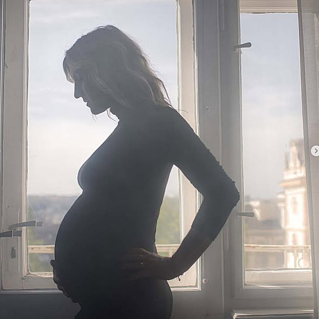 Po porodu cítím euforii a vděk, říká Třeštíková. Promluvila i o podpoře rodiny