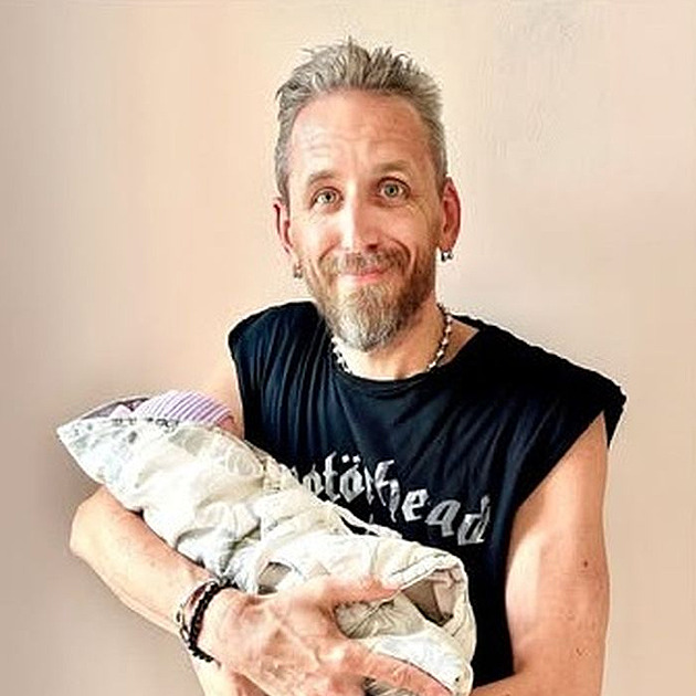 Na levé oko vidím kulový, říká fotograf Třeštík k fotce s krví podlitýma očima