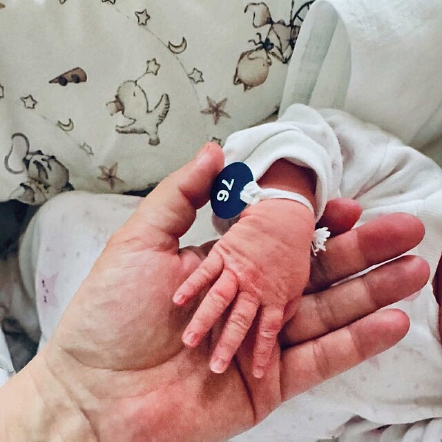 Hana T�e�t�kov� sd�lela prvn� fotku dcery