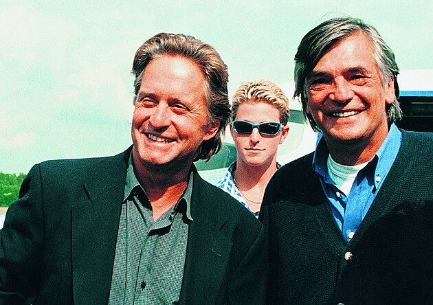 Michael Douglas a Ji Bartoka