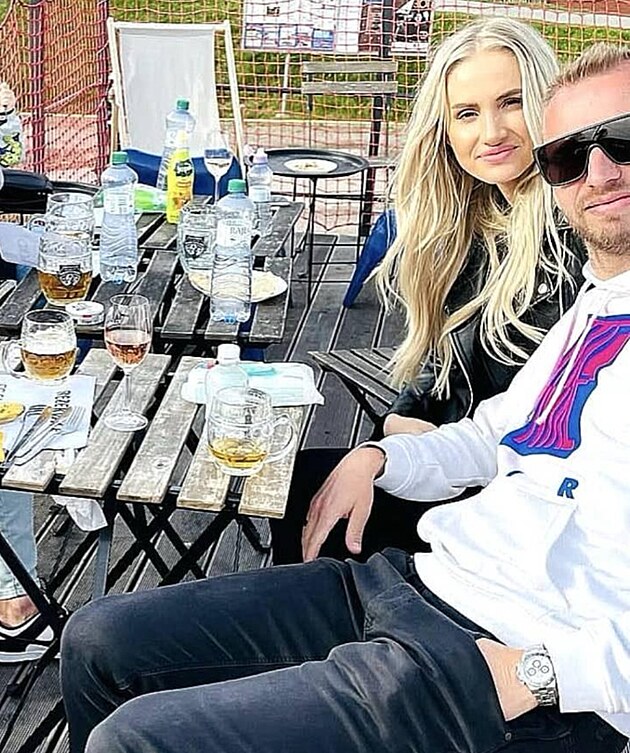 Michal Kadlec se svou bvalou partnerkou Klrou, s n vede drsnou bitvu o syna.