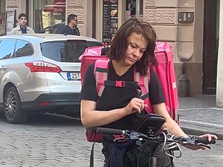 Kurrka Foodory byla natoen v podivnm stavu. Podle lid byla na drogch