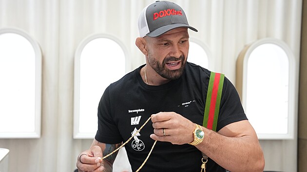 Attila V�gh si �el vybrat �perky na Pa��skou.