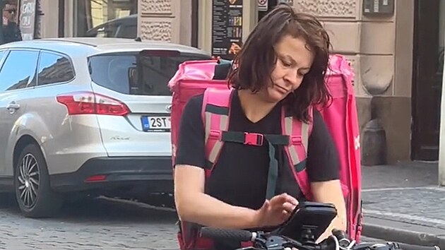 Kurrka Foodory byla natoen v podivnm stavu. Podle lid byla na drogch