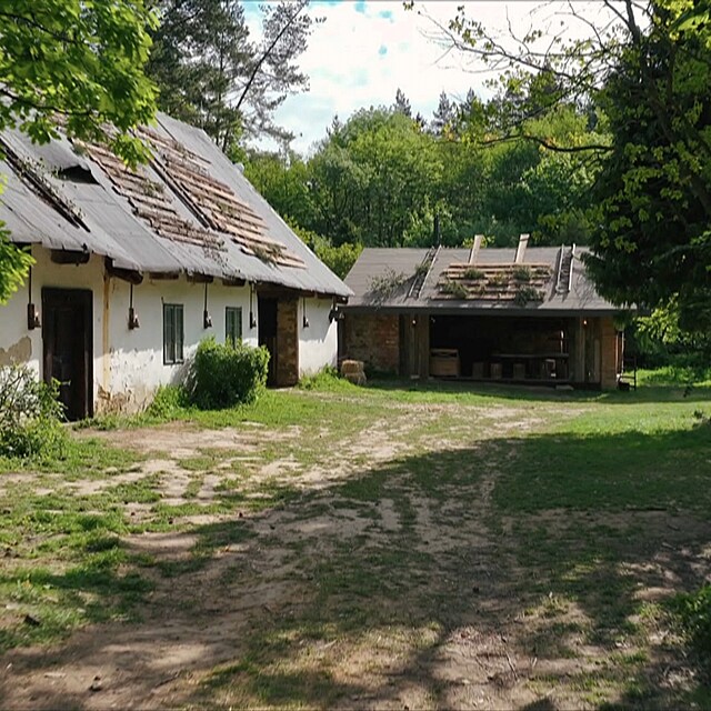 Farma esko je ztracen usedlost mezi dvma rybnky v lese