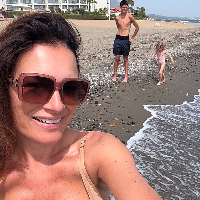 Alena �eredov� uk�zala rodinu