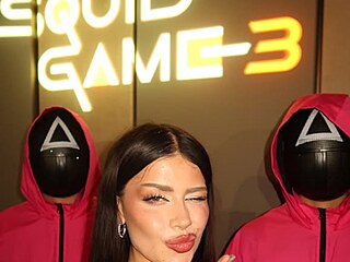 Alagia se vydala na premiru Squid Game 3. Za fotky s herci si vyslouila...