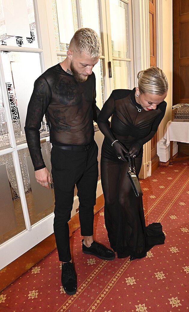 Radek Roual, Nela Slovkov