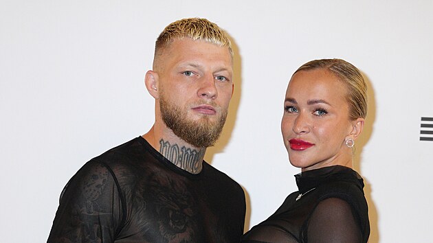 Radek Roual, Nela Slovkov