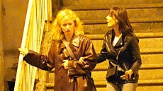 Anna Geislerová � v dlouhém kabátu a s jistotou v nohou. Zku�enost ze schod�...