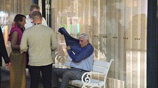 Miroslav Donutil s Milanem Fridrichem na kolonád.