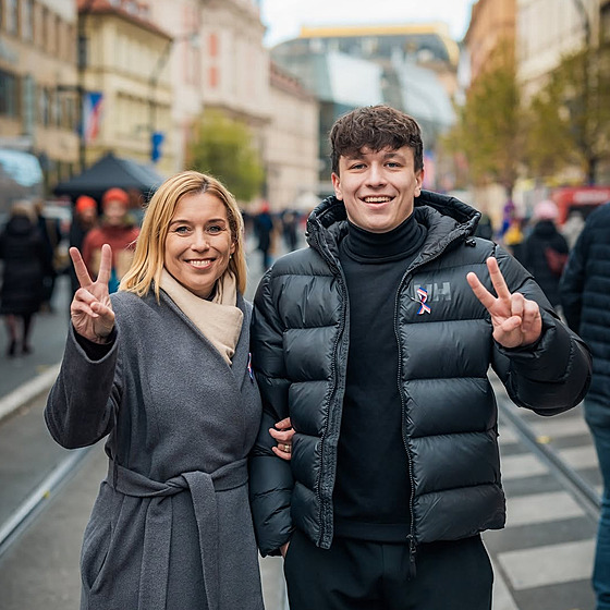 Danue Nerudová se synem Filipem
