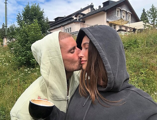 Justin Bieber a Hailey Bieber na dovolen