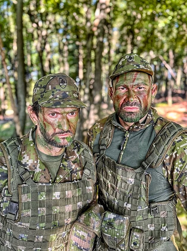 Robert Kalik, Attila Vgh